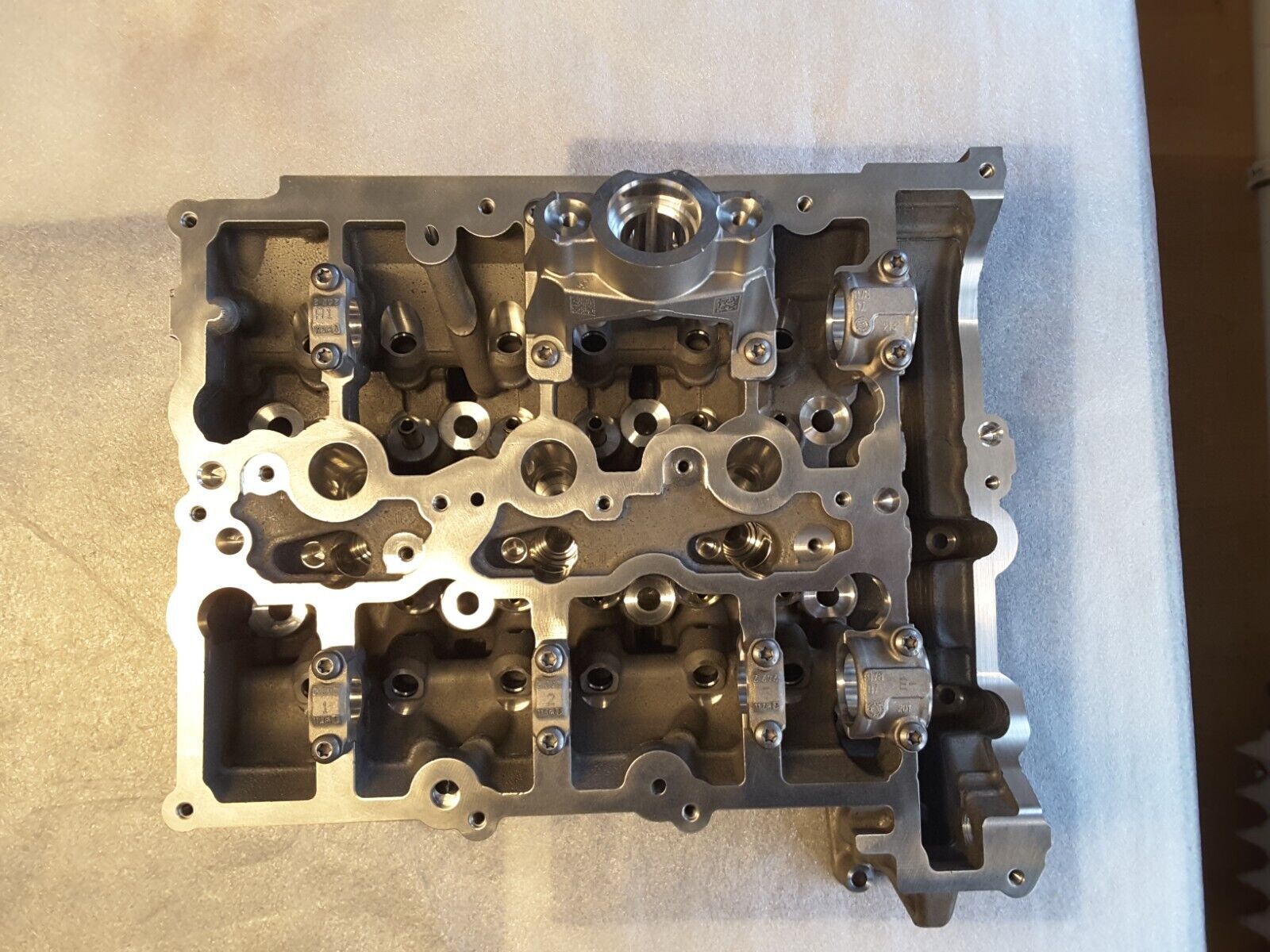 Cylinder head original MINI 1.2L, BMW 1.5l engine code B38A15A Turbo 86484240200