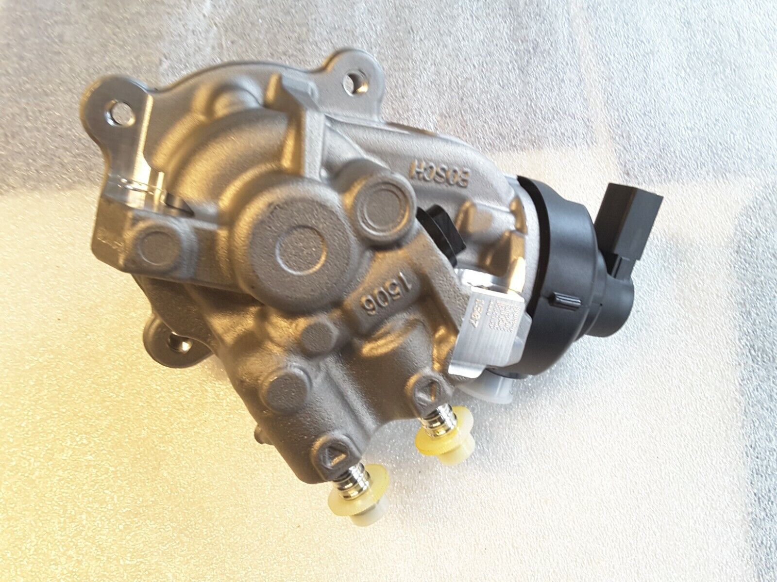 High pressure pump original VW, Skoda, Audi TDI 05L130755, Bosch 0 445 010 790 NEW.