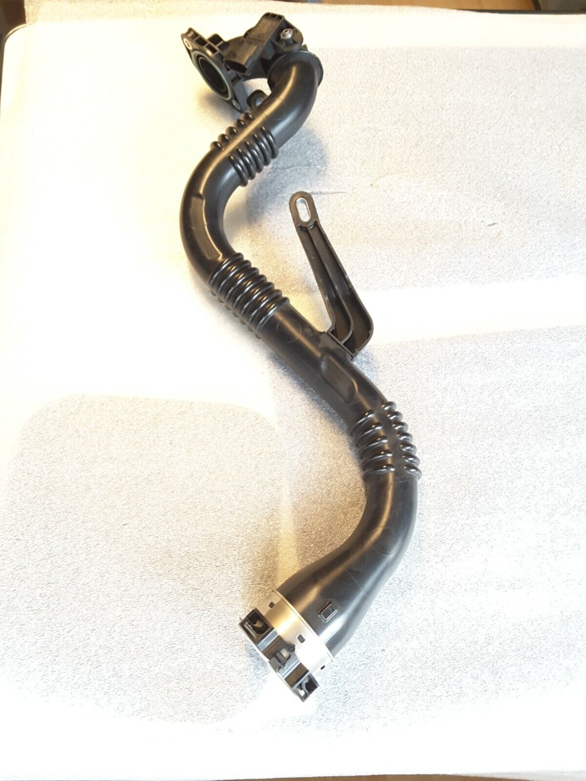 Charge air hose original RENAULT Clio, Nissan Pulsar C13 104954A NEW.