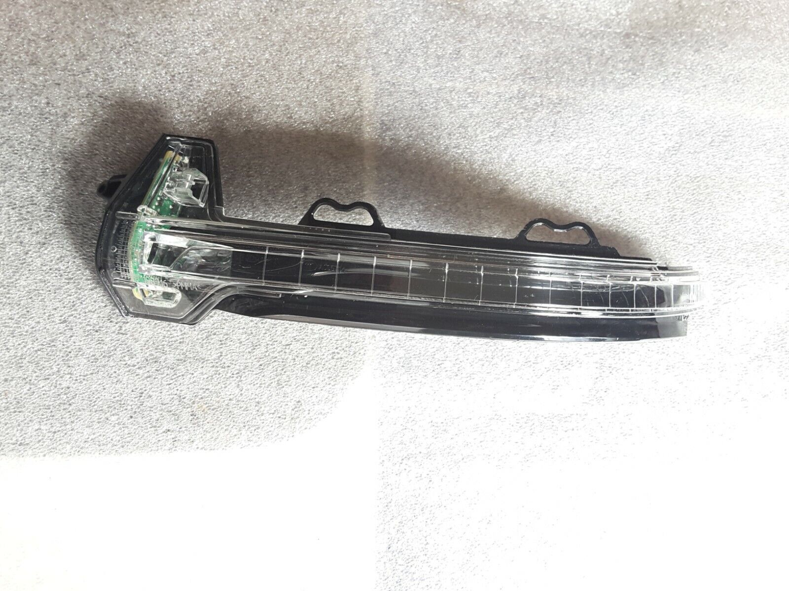 Outside mirror, indicator light left Original Audi indicator Audi A4 B9 8W0949101