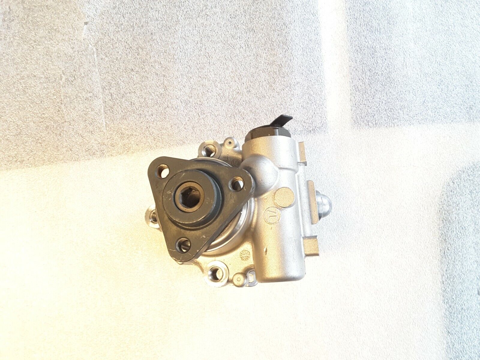 Hydraulic pump servo pump original JAGUAR 8W833A674AA, BOSCH K S00 001 888 G