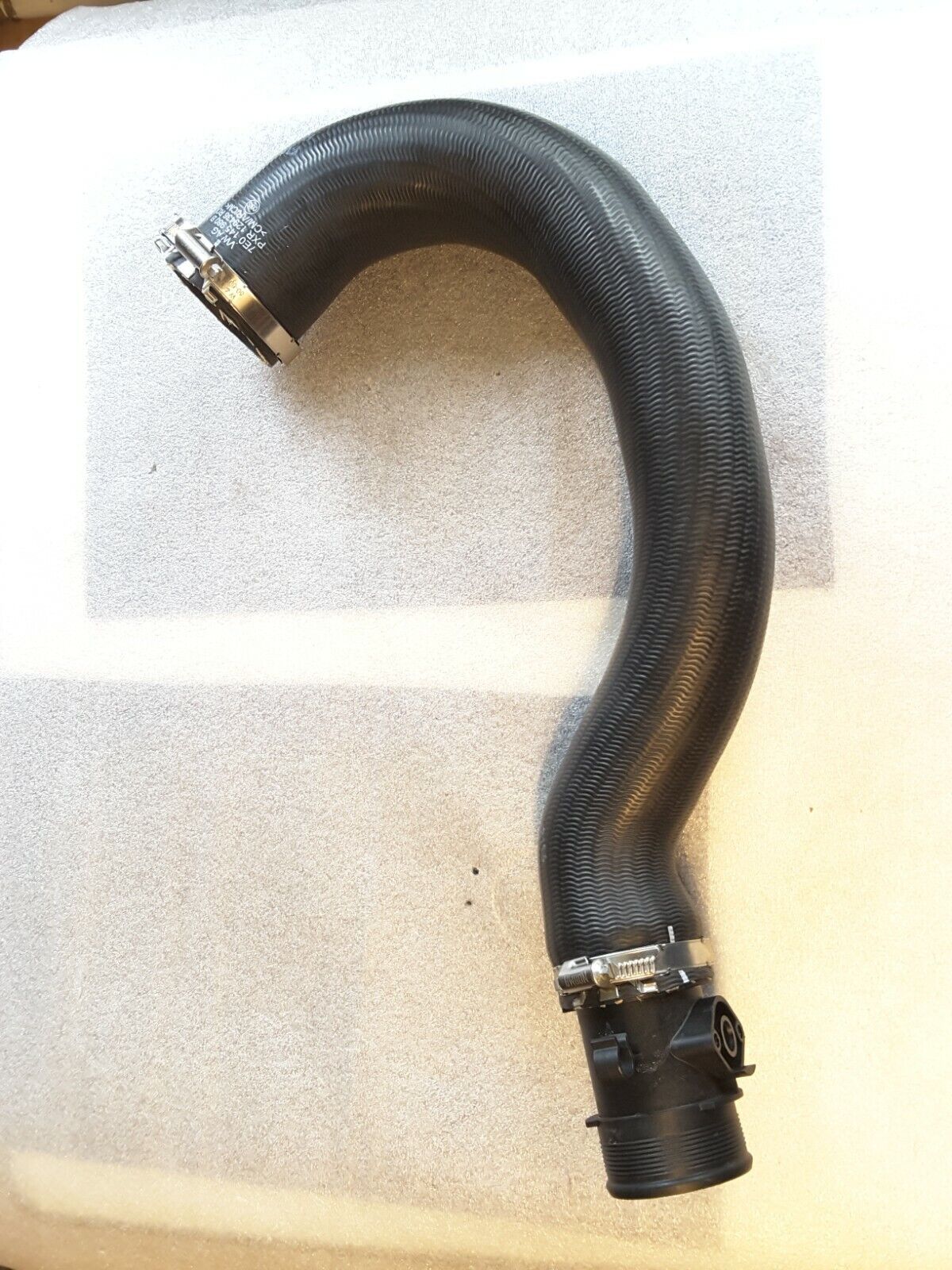 Intercooler, air hose original VW TRANSPORTER T5,T6, 7E0145980B NEW.