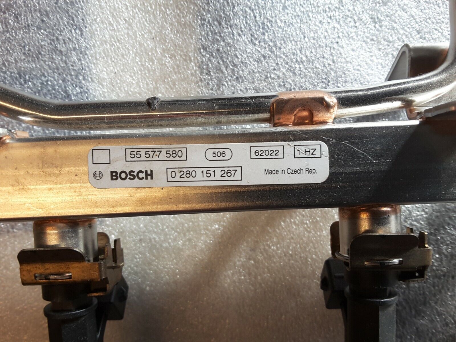 Injection rail original Bosch Opel 0280151267, 55577580 NEW.