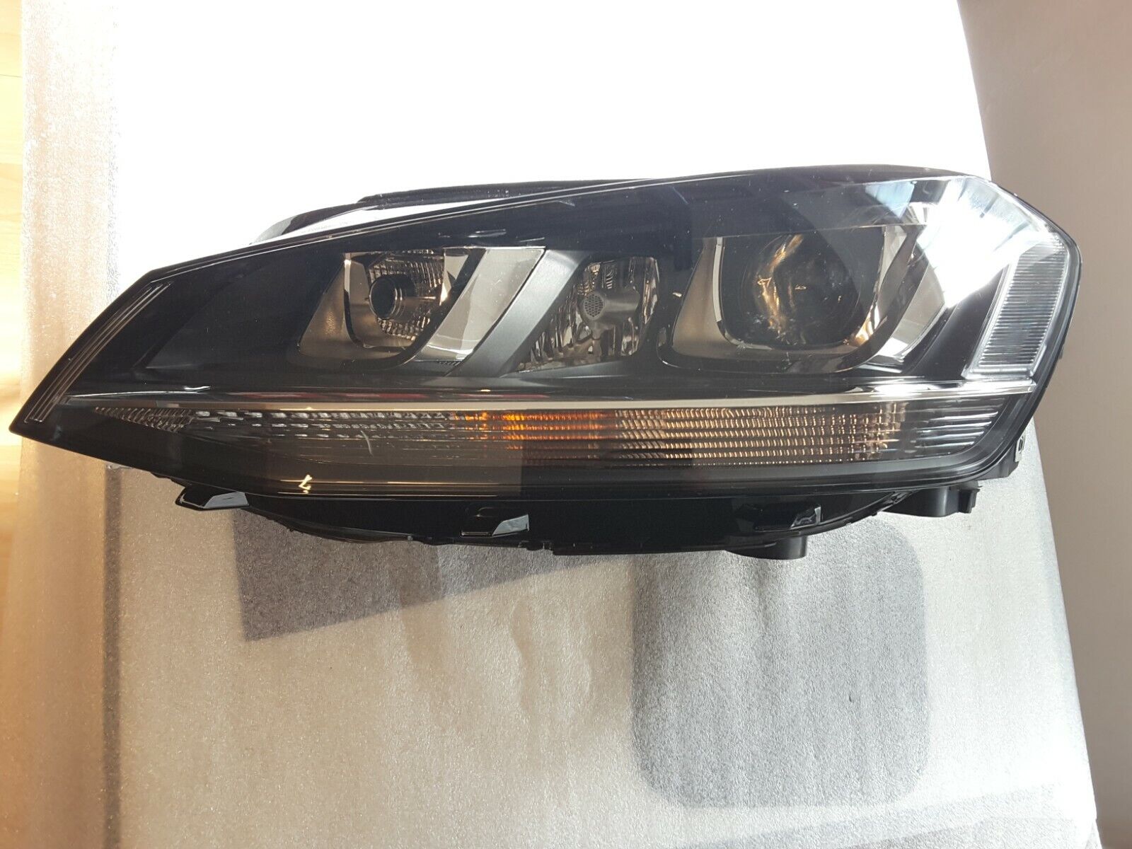 Headlight Xenon Complete with control unit Origi. VW Golf 7 LHD Left 5G1941031