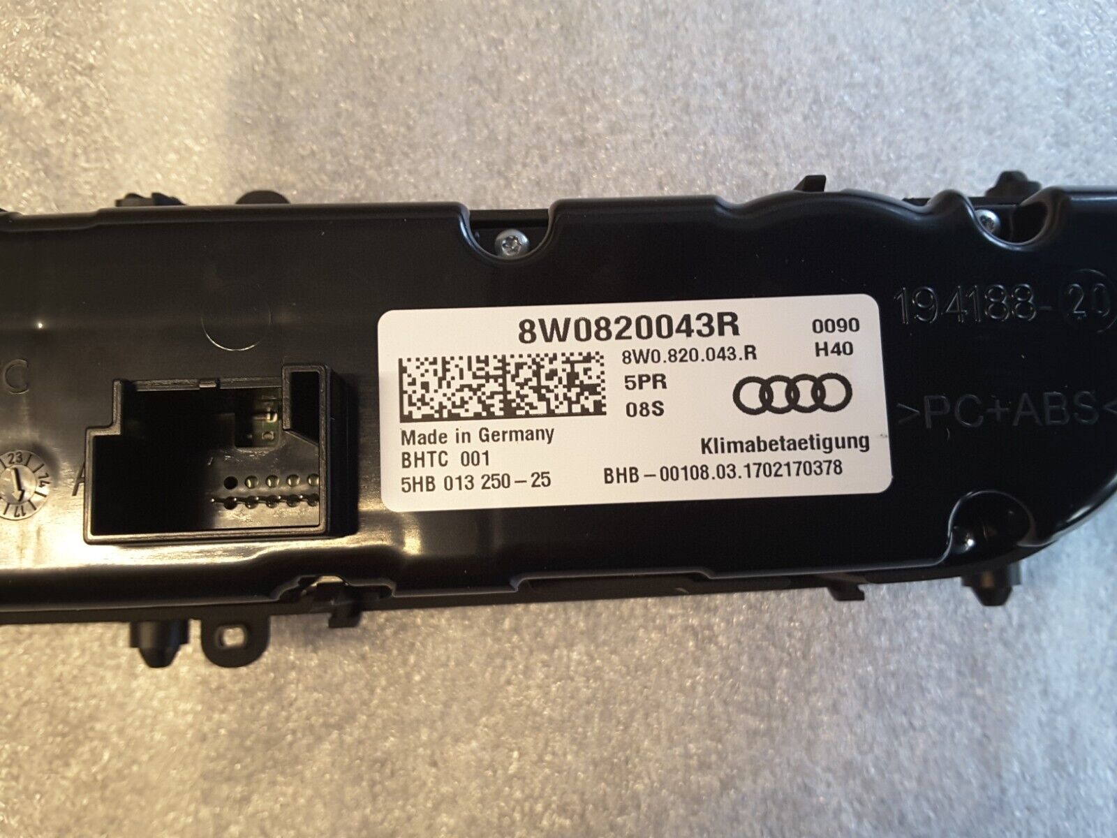 Control unit air conditioning, heating regulation original Audi A4 8w b9 8w0820043R, A4454-D13