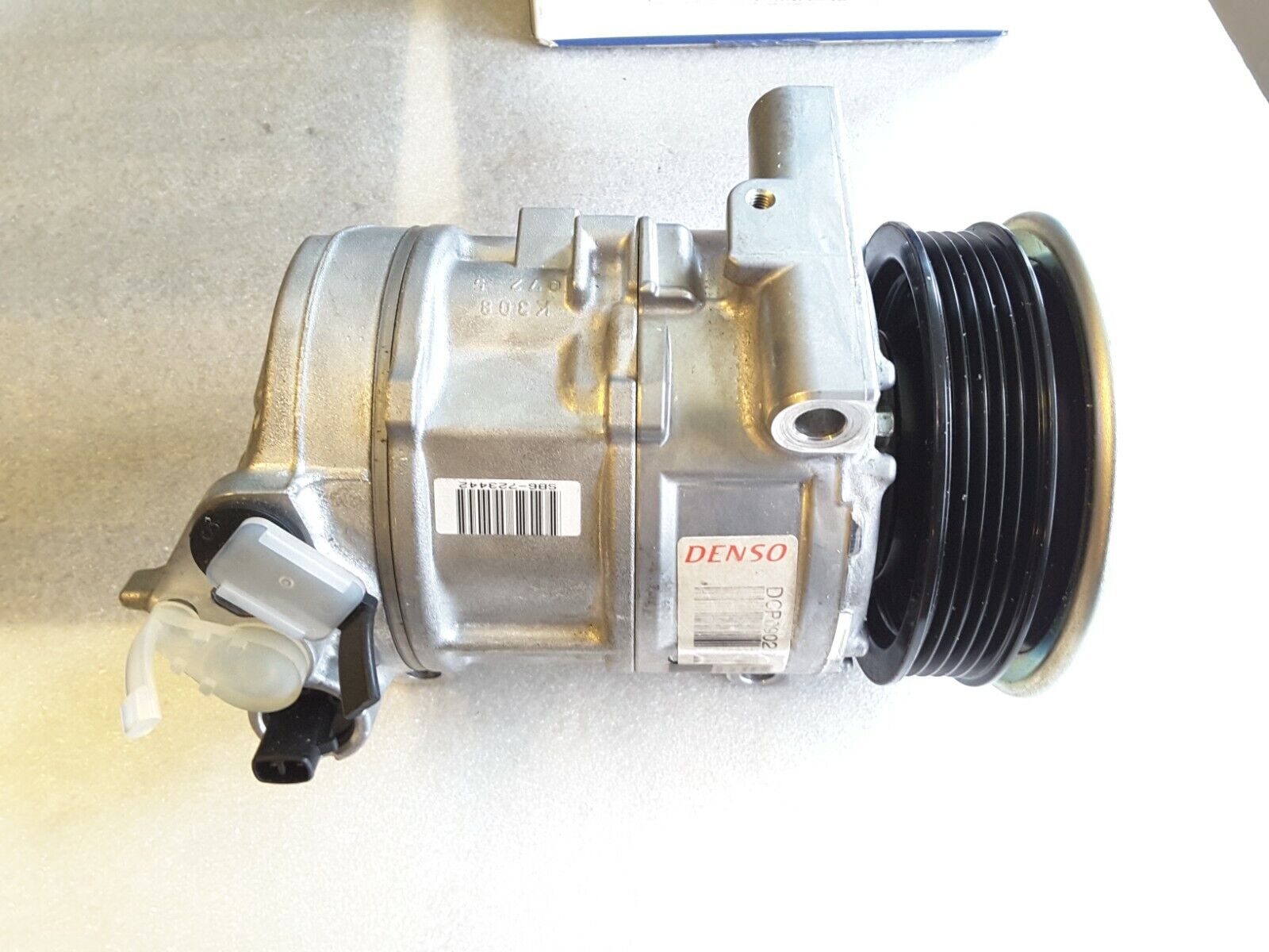 Klimaanlage Kompressor Original HELLA 8FK 351 272-681 FORD Neu.