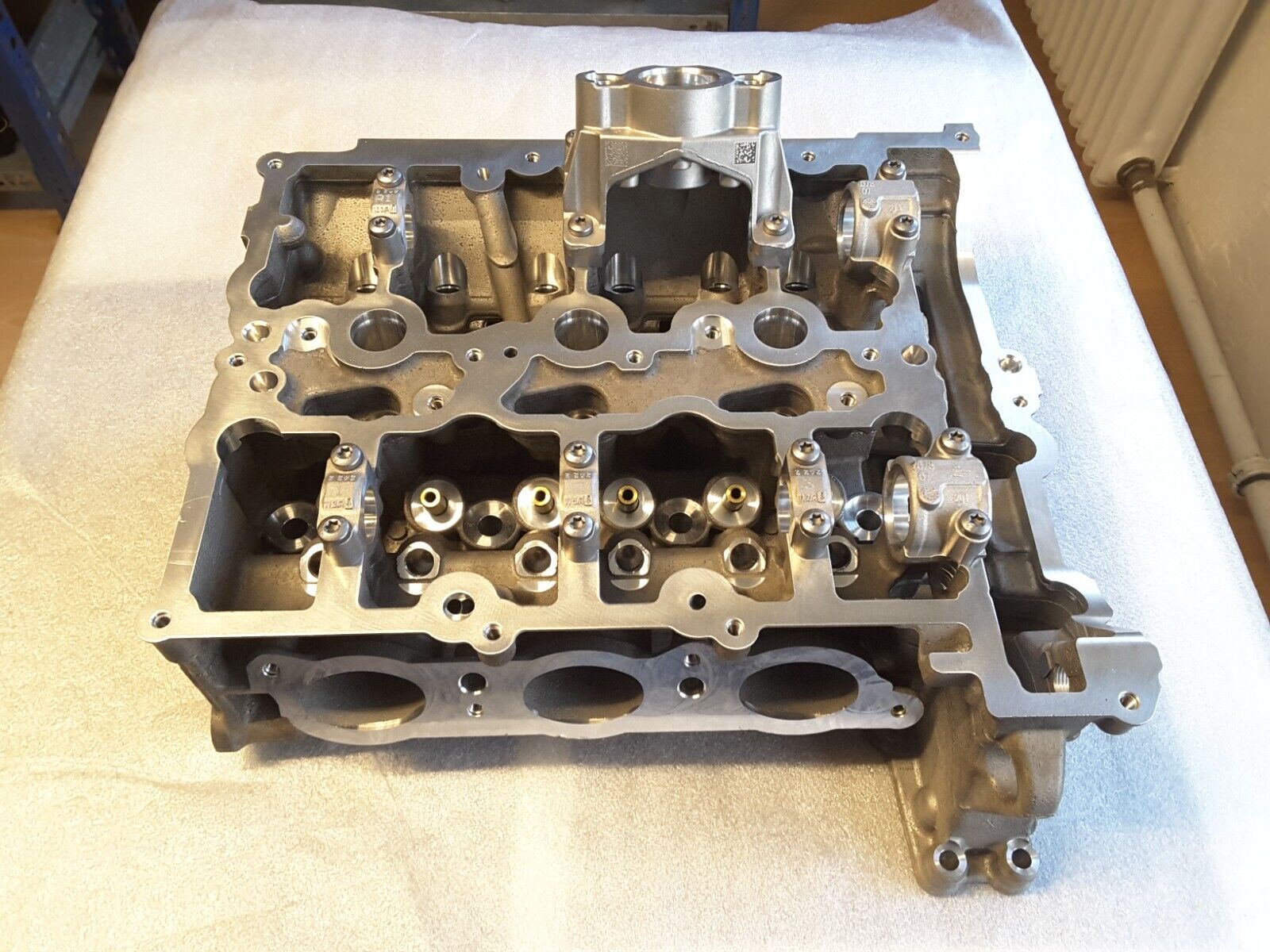 Cylinder head original MINI 1.2L, BMW 1.5l engine code B38A15A Turbo 86484240200