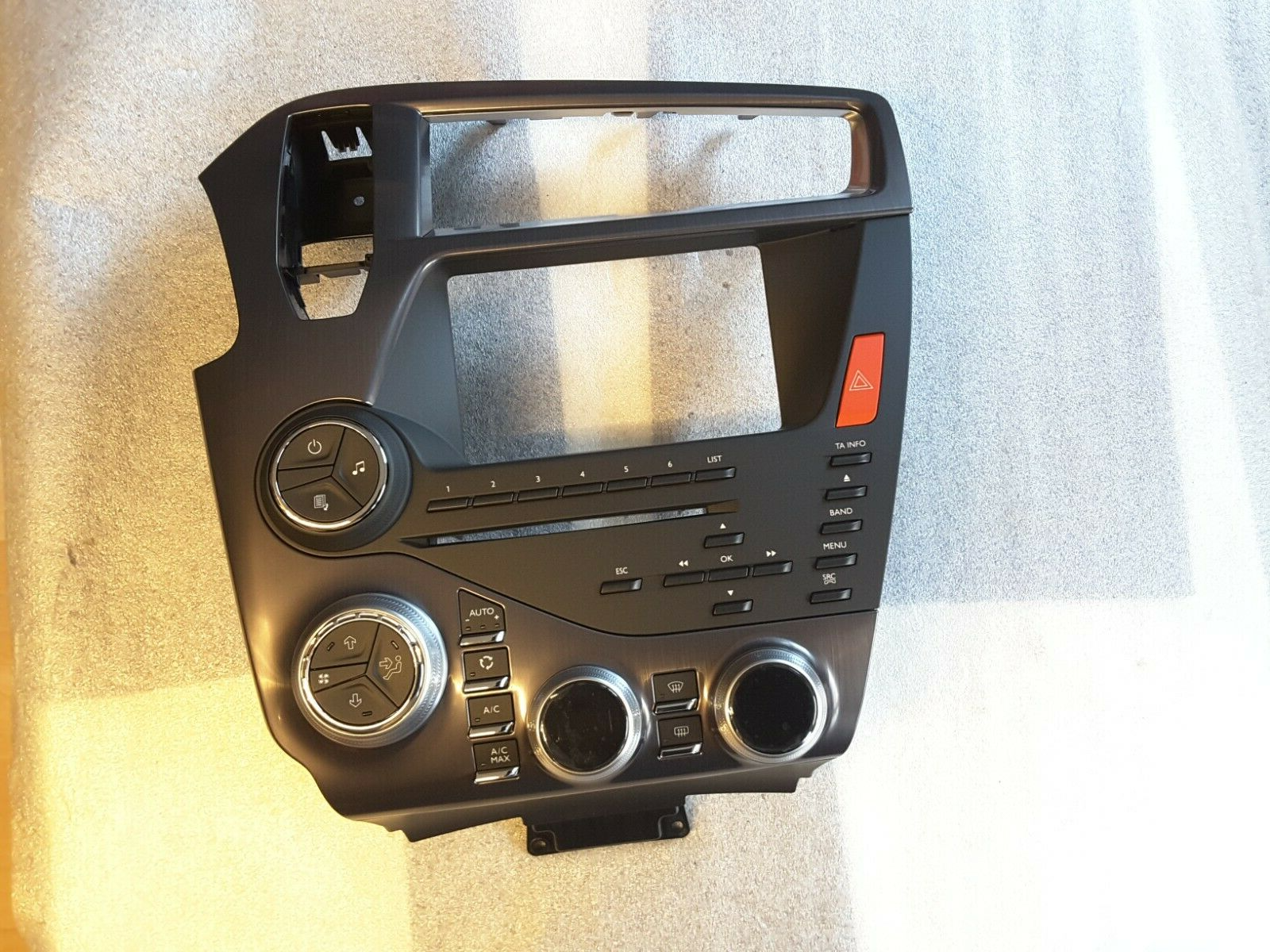 Bedienteil Klimaanlage Radio Mittelkonsole Citroen DS5 PSA 96731267ZD NEU.