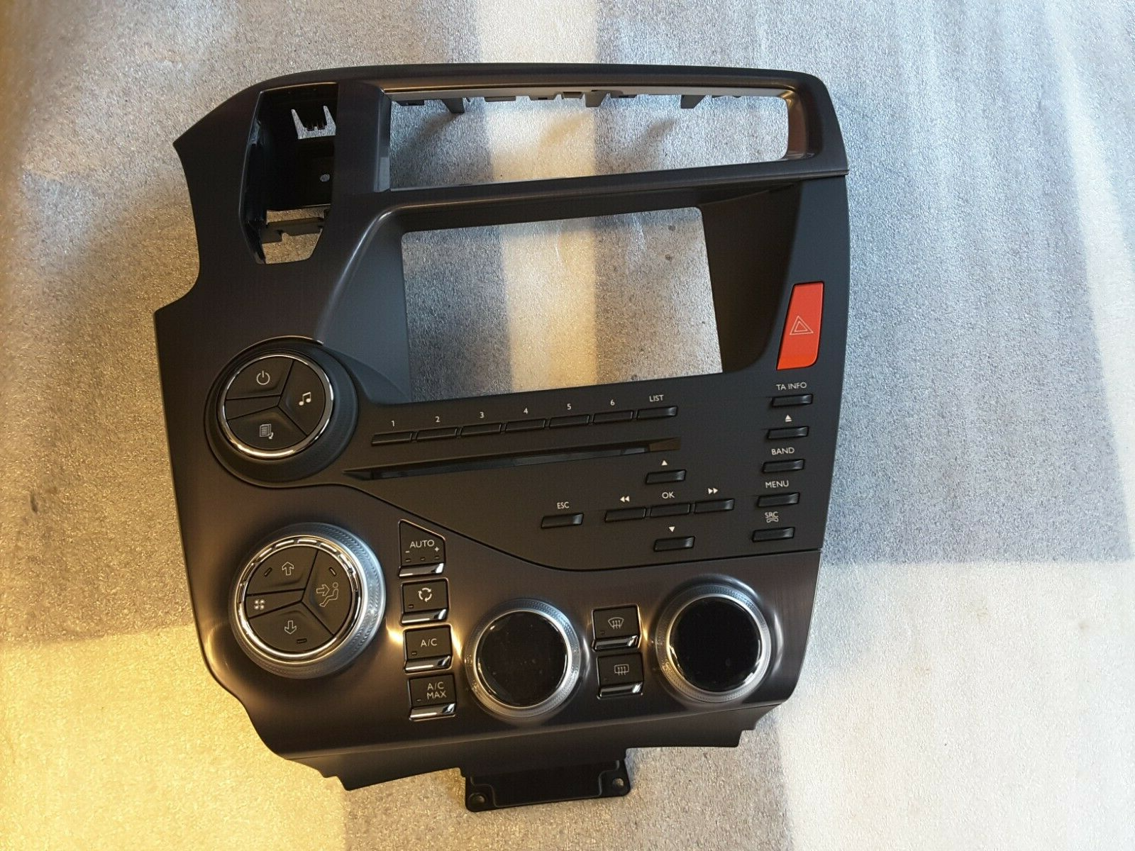 Bedienteil Klimaanlage Radio Mittelkonsole Citroen DS5 PSA 96731267ZD NEU.