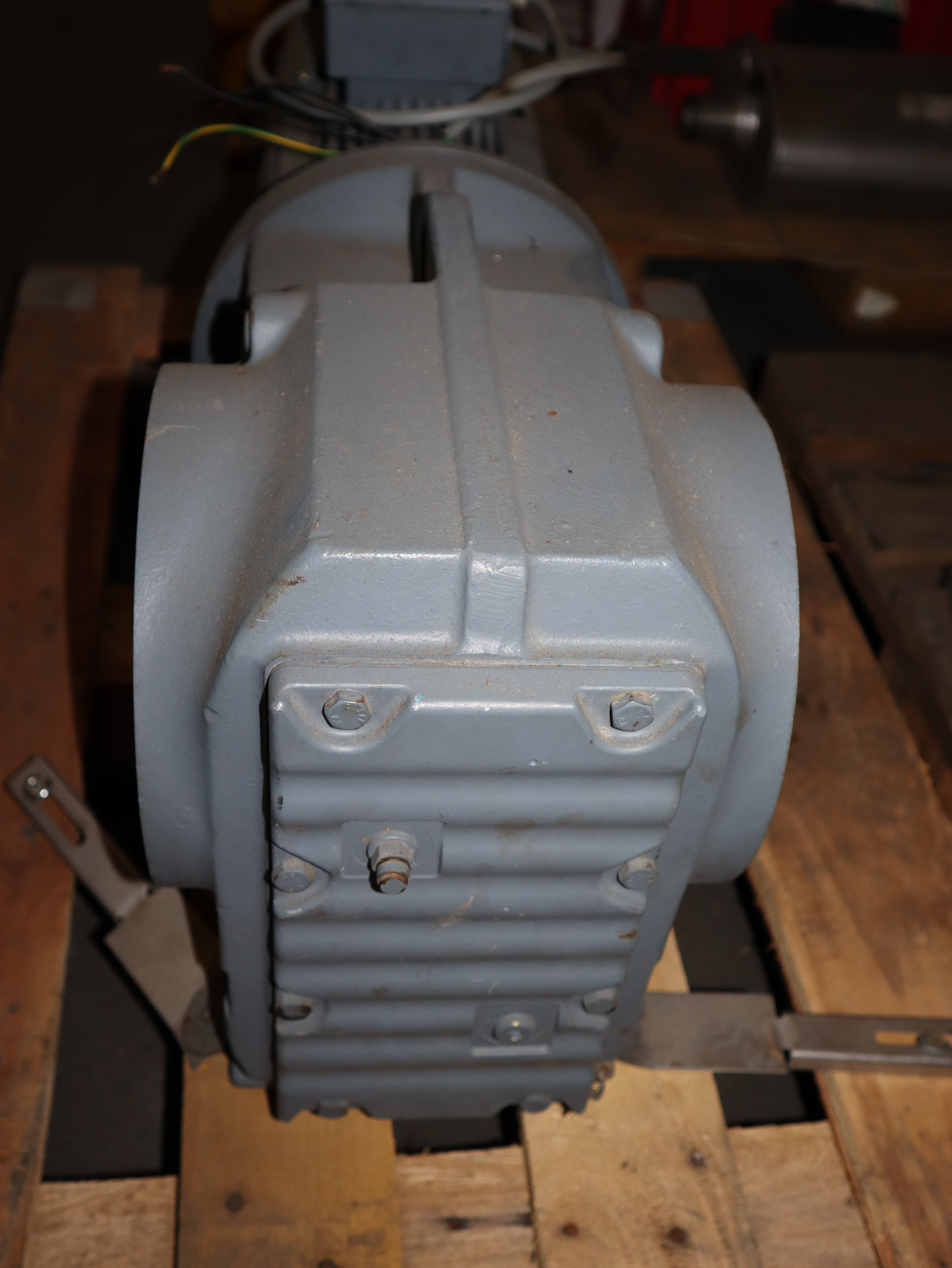 SEW Getriebemotor KA87 DV100M6/BMG, Bremse 230 VAC, Nm40 BG1.5, Ma2290/1880,1.5KW